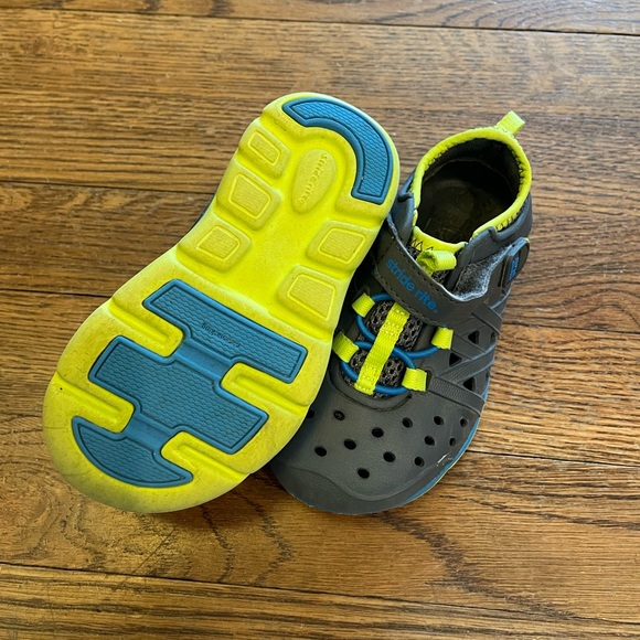 Stride Rite Toddler Boy's Made 2 Play Phibian Sneakers Sandals Shoes - Picture 3 of 4